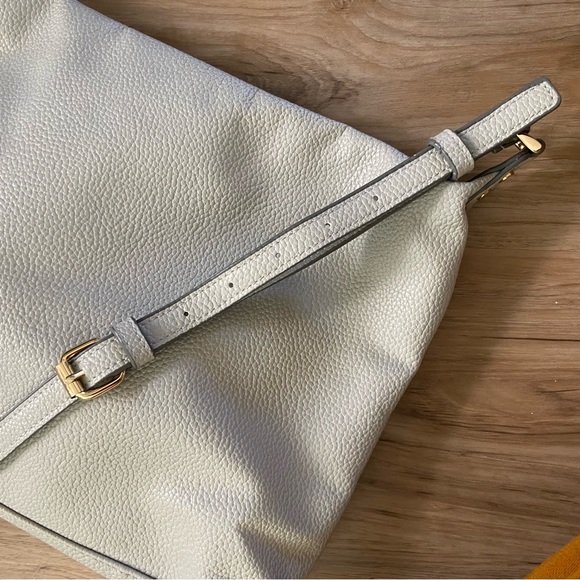 A New Day | Light Gray Crossbody Bag with Adjustable Strap - Picture 6 of 16
